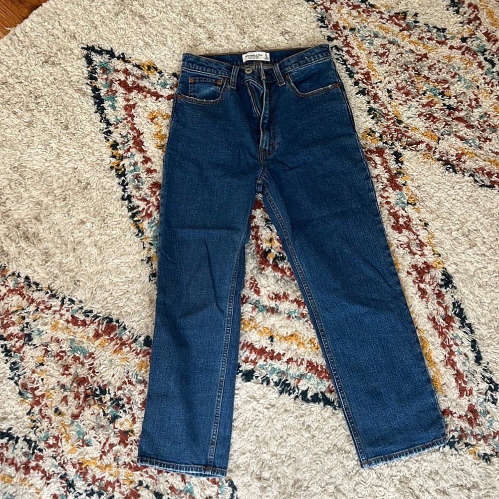 Abercrombie Ankle Straight Ultra High Rise NWT size 4S/27